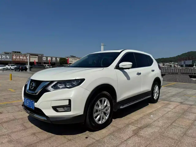 Фотография автомобиля — Nissan X-Trail