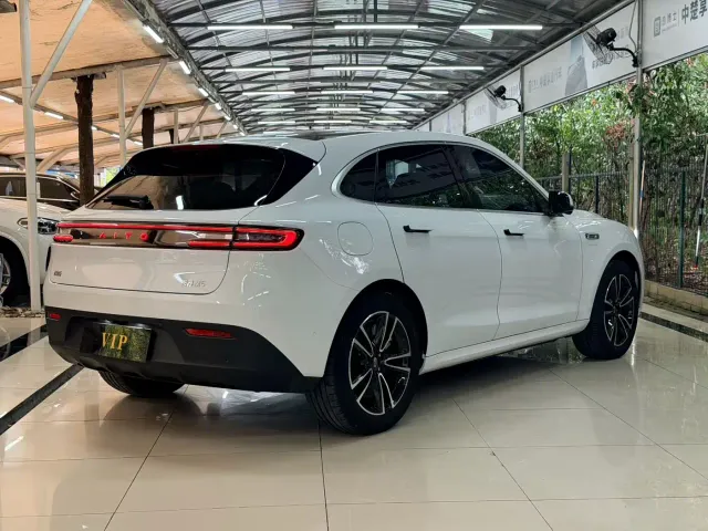 Aito M5 — Фото автомобиля 4