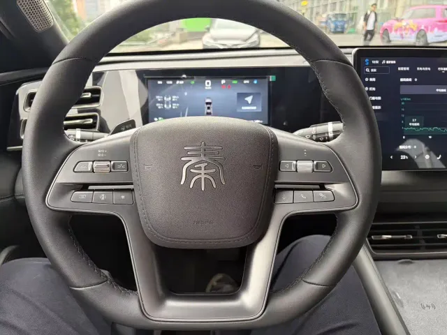 BYD Qin L — Фото автомобиля 15