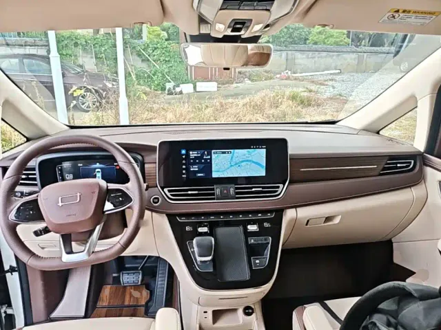 Bestune Besturn M9 — Фото автомобиля 9