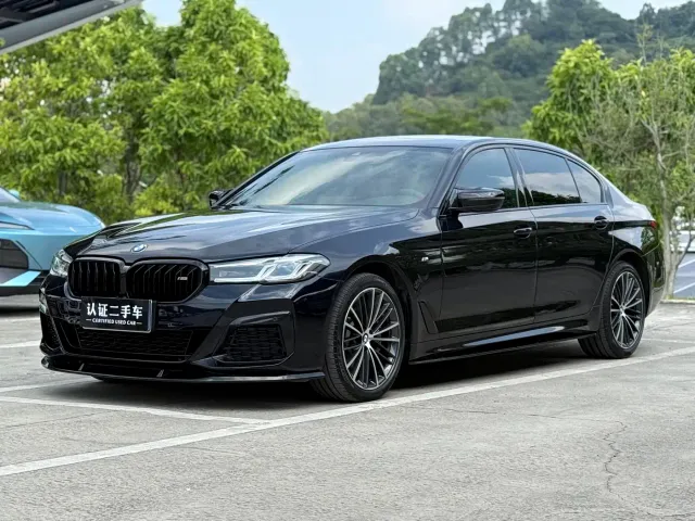 Фотография автомобиля — BMW 5 Series