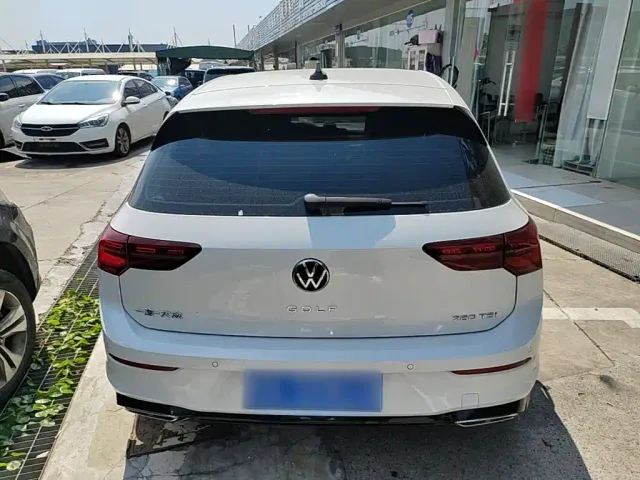 Volkswagen Golf — Фото автомобиля 5