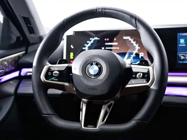 BMW 5 Series — Фото автомобиля 15