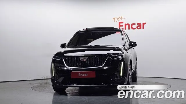 Cadillac XT6 — Фото автомобиля 2