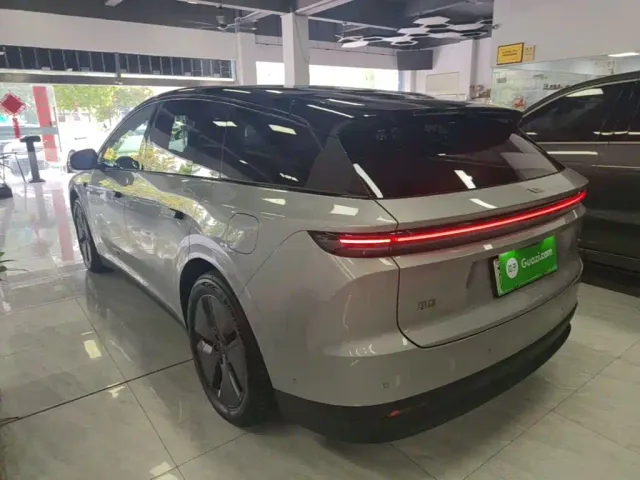 Li Auto i6 — Фото автомобиля 4