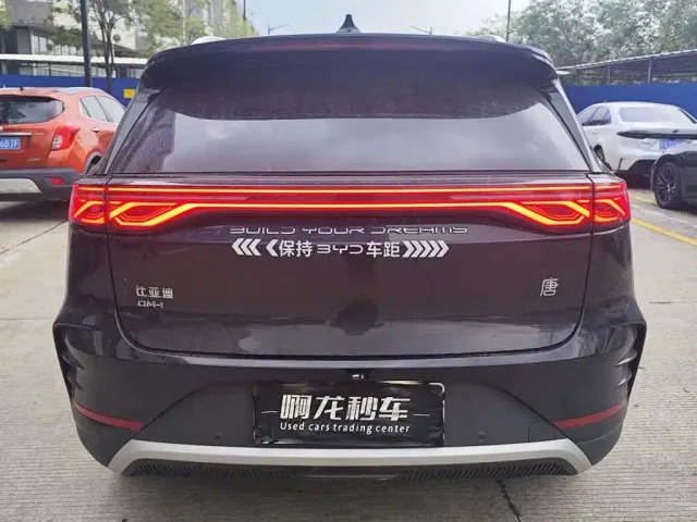 BYD Tang — Фото автомобиля 8