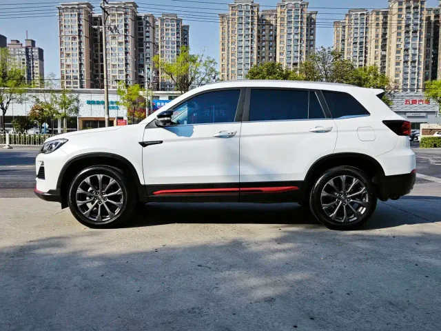 Changan CS75 — Фото автомобиля 2