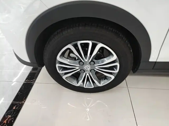 Leapmotor T03 — Фото автомобиля 22