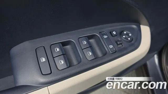 Hyundai Venue — Фото автомобиля 17