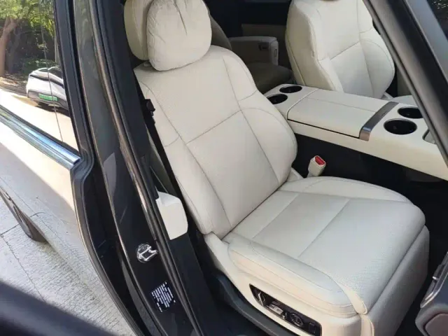 Li Auto MEGA — Фото автомобиля 24
