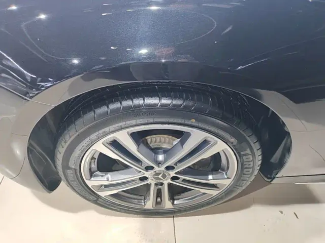 Mercedes-Benz E-Class — Фото автомобиля 22
