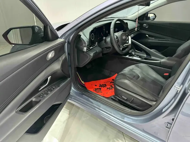 Hyundai Elantra — Фото автомобиля 7