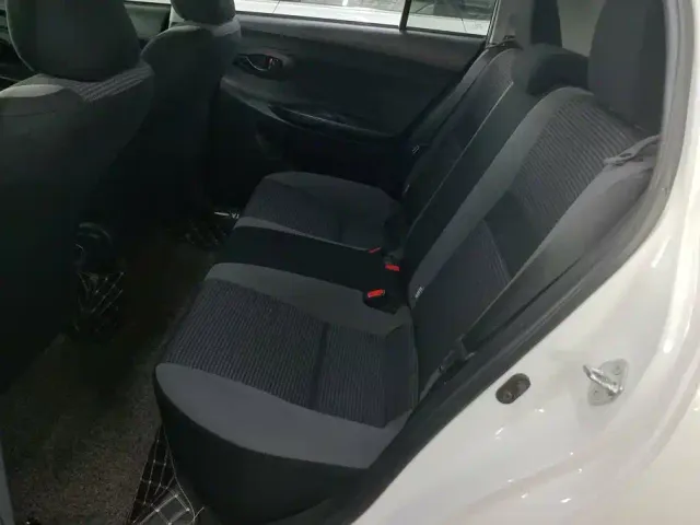 Toyota Vios FS — Фото автомобиля 11