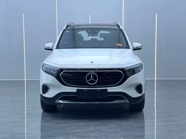 Mercedes-Benz EQB — Фото автомобиля 2