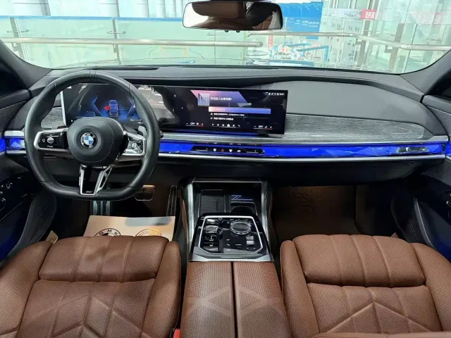 BMW 7 Series — Фото автомобиля 8