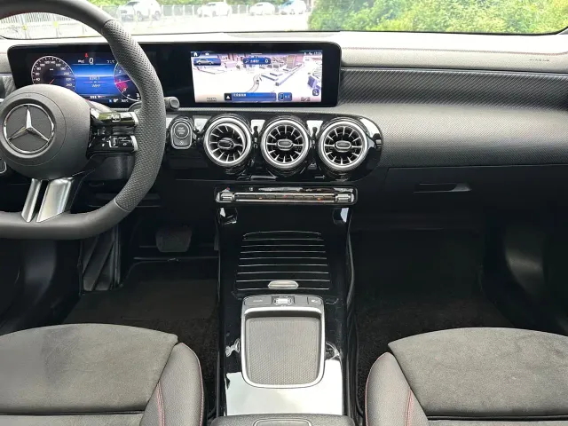 Mercedes-Benz A-Class — Фото автомобиля 10