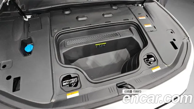 Audi A6 e-Tron — Фото автомобиля 6