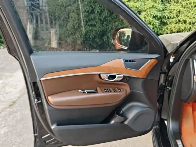 Volvo XC90 — Фото автомобиля 7