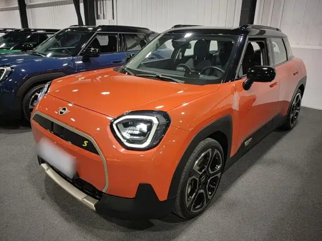 Фотография автомобиля — MINI Electric ACEMAN