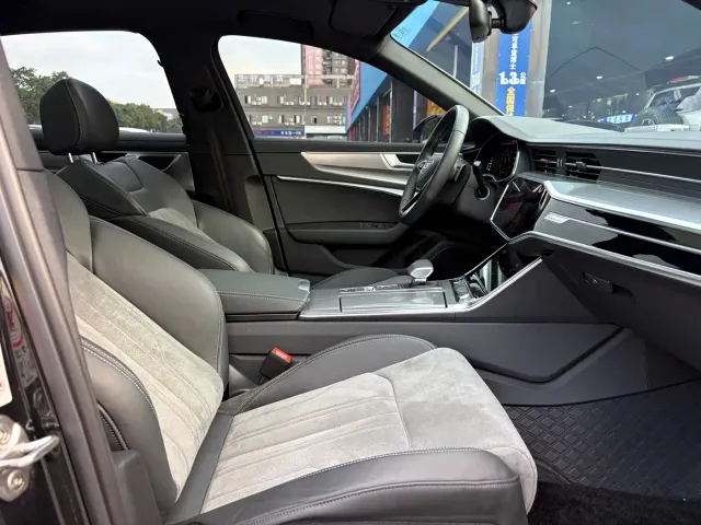 Audi A6L — Фото автомобиля 12
