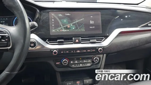 Kia Niro — Фото автомобиля 14
