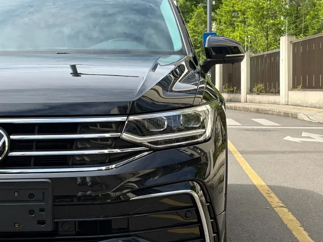 Volkswagen Tiguan L — Фото автомобиля 4