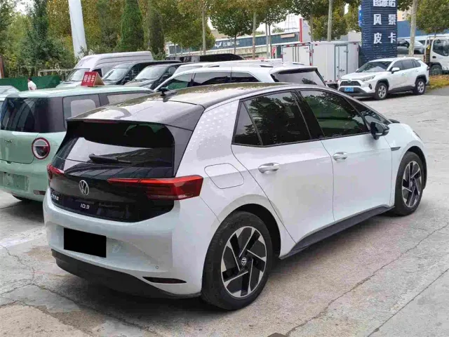 Volkswagen ID.3 — Фото автомобиля 4