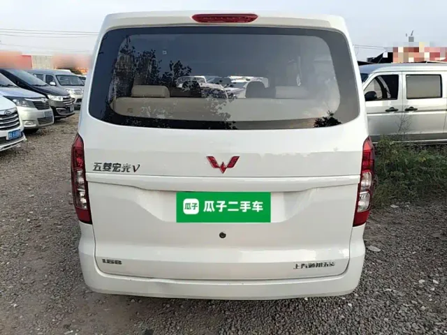 Wuling Hongguang V — Фото автомобиля 5