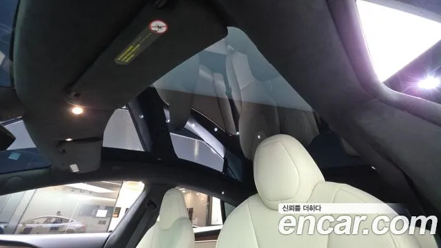 Tesla Model S — Фото автомобиля 25