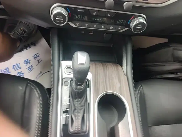 Nissan Teana — Фото автомобиля 13