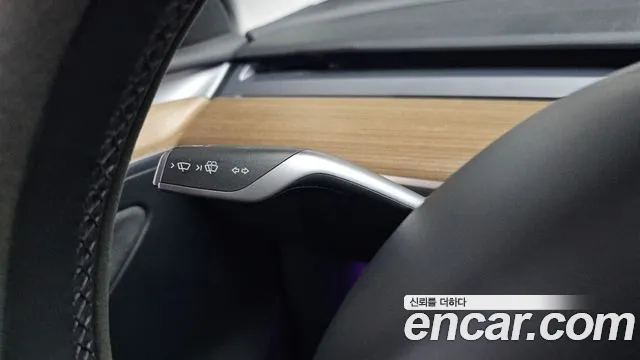 Tesla Model Y — Фото автомобиля 20