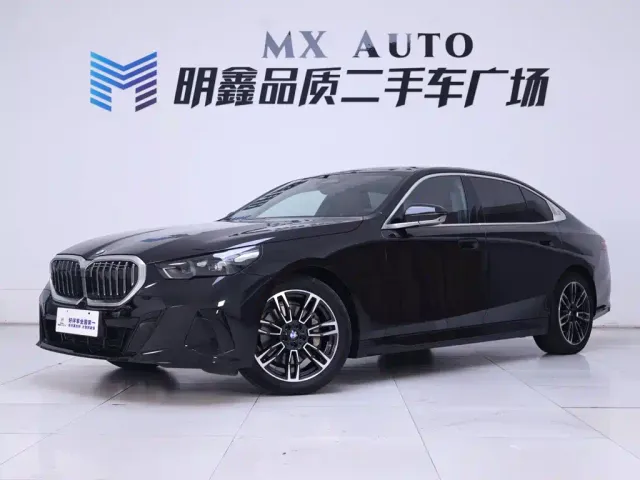 BMW 5 Series — Фото автомобиля 2