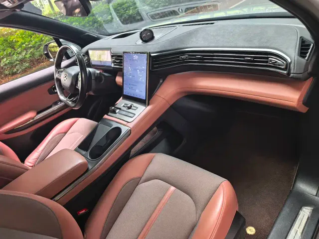 Nio EC6 — Фото автомобиля 12