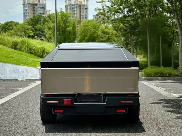 Tesla Cyber Off-Road Traveler — Фото автомобиля 4