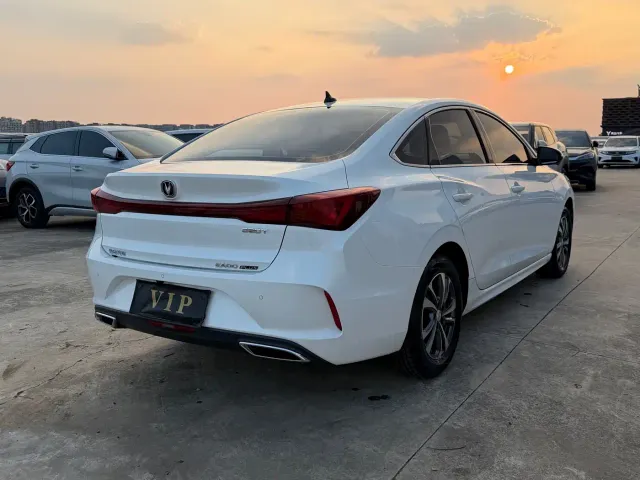 Changan Eado — Фото автомобиля 16