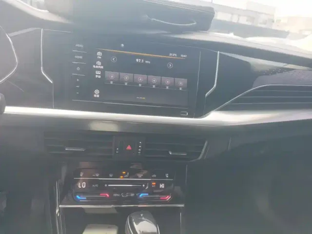 Volkswagen Passat — Фото автомобиля 12