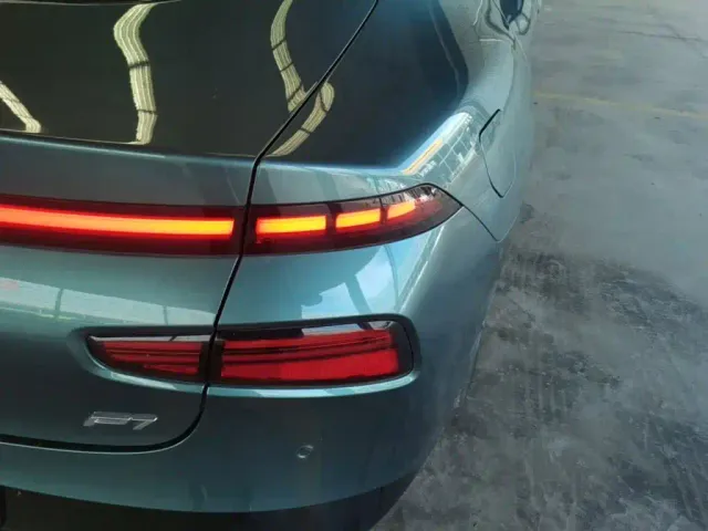 Xpeng P7 — Фото автомобиля 7