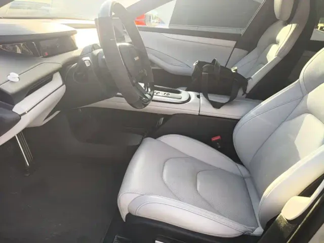Xiaomi SU7 — Фото автомобиля 14