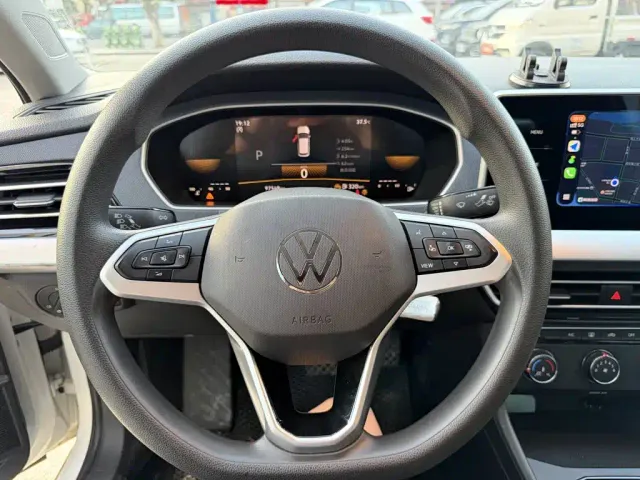 Volkswagen Lavida — Фото автомобиля 6