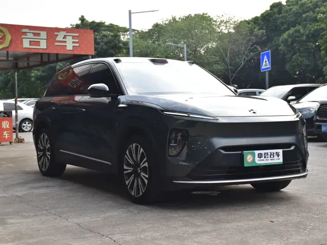 Nio ES8 — Фото автомобиля 3