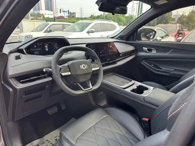 Changan Qiyuan Q05 — Фото автомобиля 9