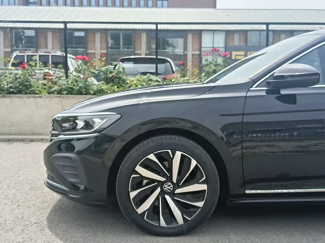 Volkswagen Passat — Фото автомобиля 5