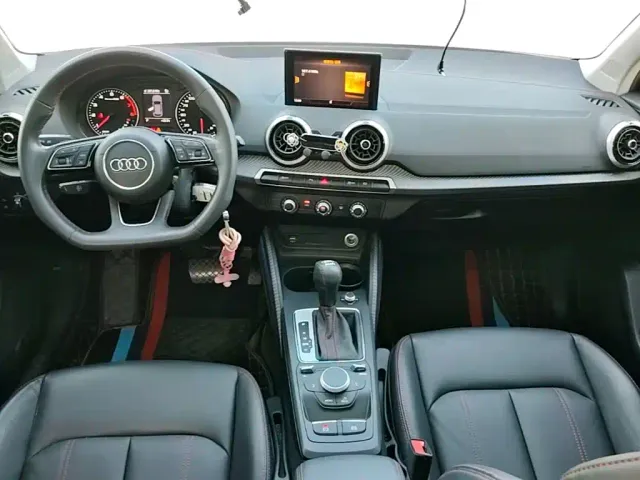 Audi Q2L — Фото автомобиля 9
