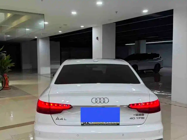 Audi A4L — Фото автомобиля 4