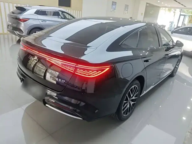 BYD Seal 07 DM-i — Фото автомобиля 4