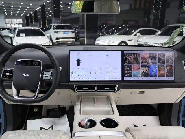 Li Auto L7 — Фото автомобиля 11