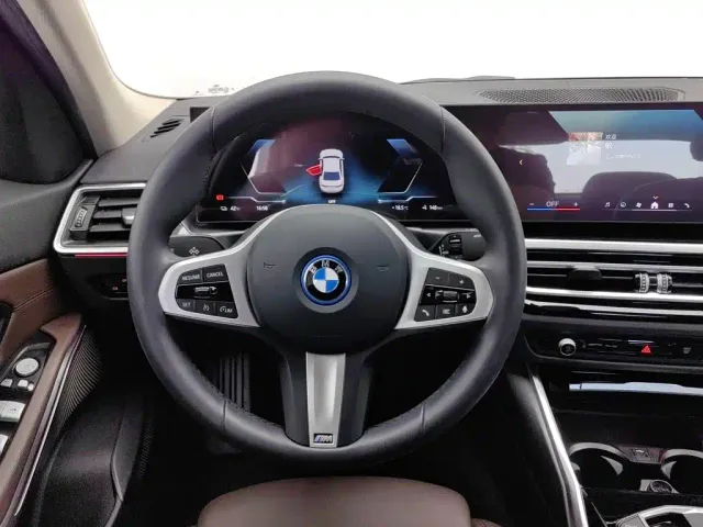 BMW i3 — Фото автомобиля 11