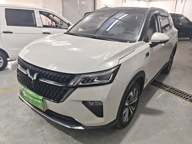 Фотография автомобиля — Wuling Asta
