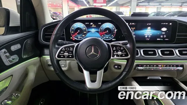 Mercedes-Benz GLE-Class — Фото автомобиля 12