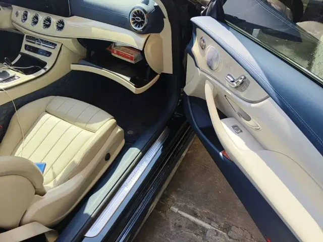 Mercedes-Benz E-Class — Фото автомобиля 12